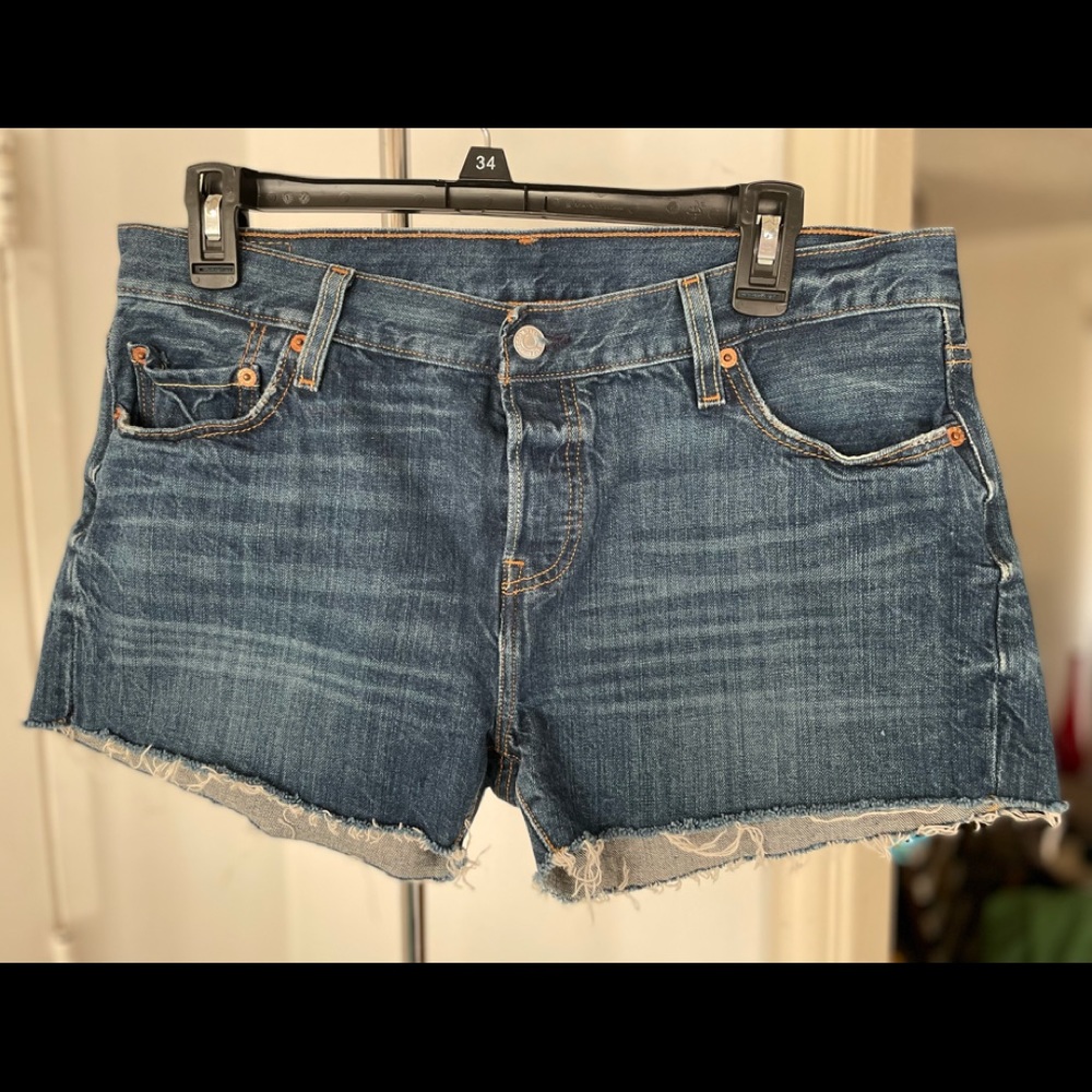 Levi’s 501 denim shorts, size 30
